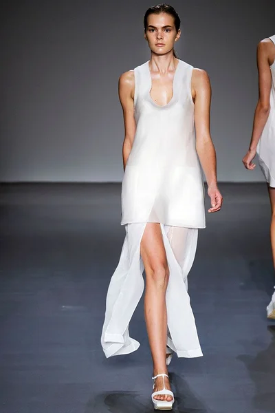 Look 5